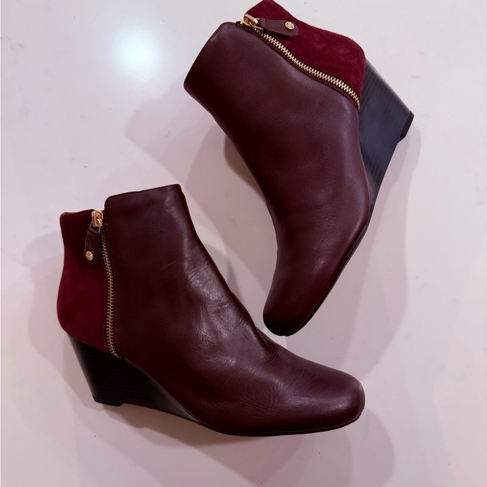 ISAAC MIZRAHI•wine burgundy leather suede wedge ankle booties 10M NIB